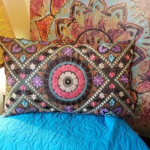 MOROCCAN EMBROIDERED KIDNEY PILLOW